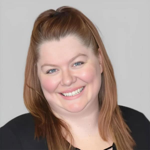 Allee Peck Headshot (1)