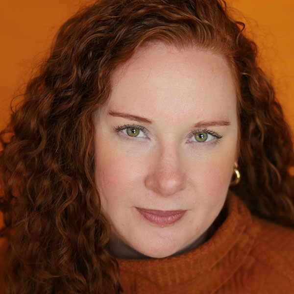 Kellyamstutzheadshot 600x600