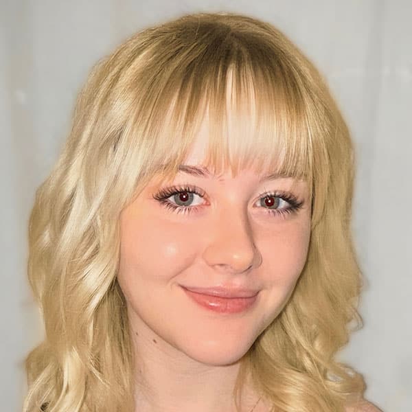 Hayley Duhe Headshot 600x600