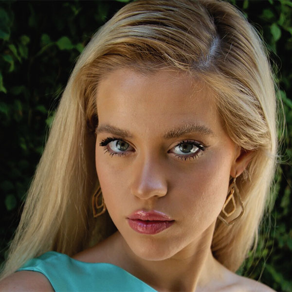 Lauren Van Mullem Headshot 600x600